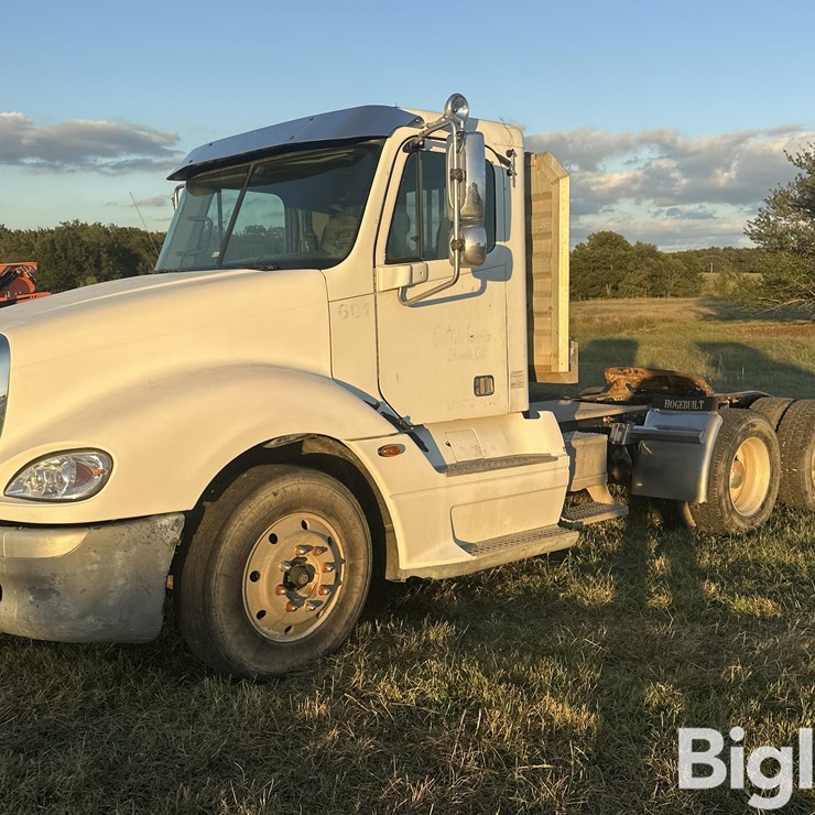 2006 FREIGHTLINER COLUMBIA 120