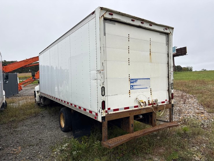 2016-hino-258-image-4