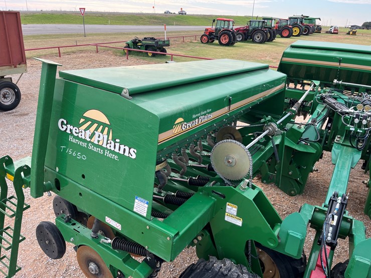 2018-great-plains-3s3000hd-image-30