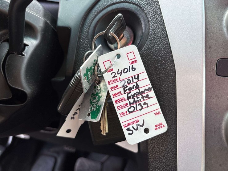 2014-ford-explorer-image-28