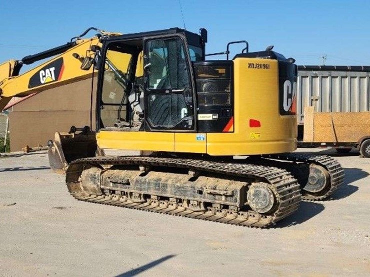 2019-caterpillar-325f-image-25