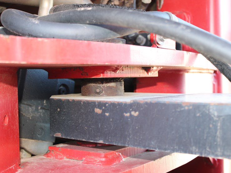 international-4100-image-32