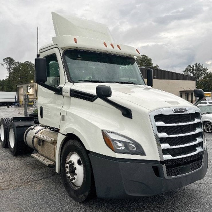 2018 FREIGHTLINER CASCADIA 126