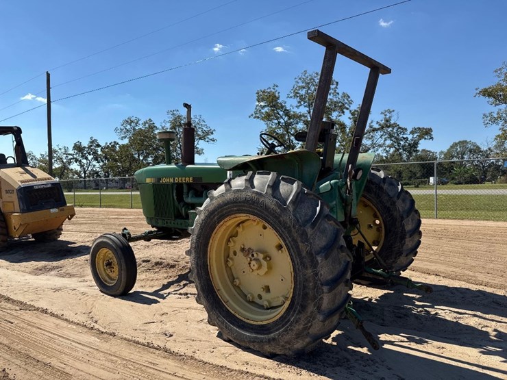 john-deere-tractor-image-8