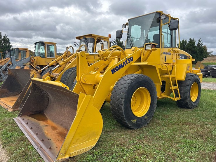 komatsu-wa250-image-1