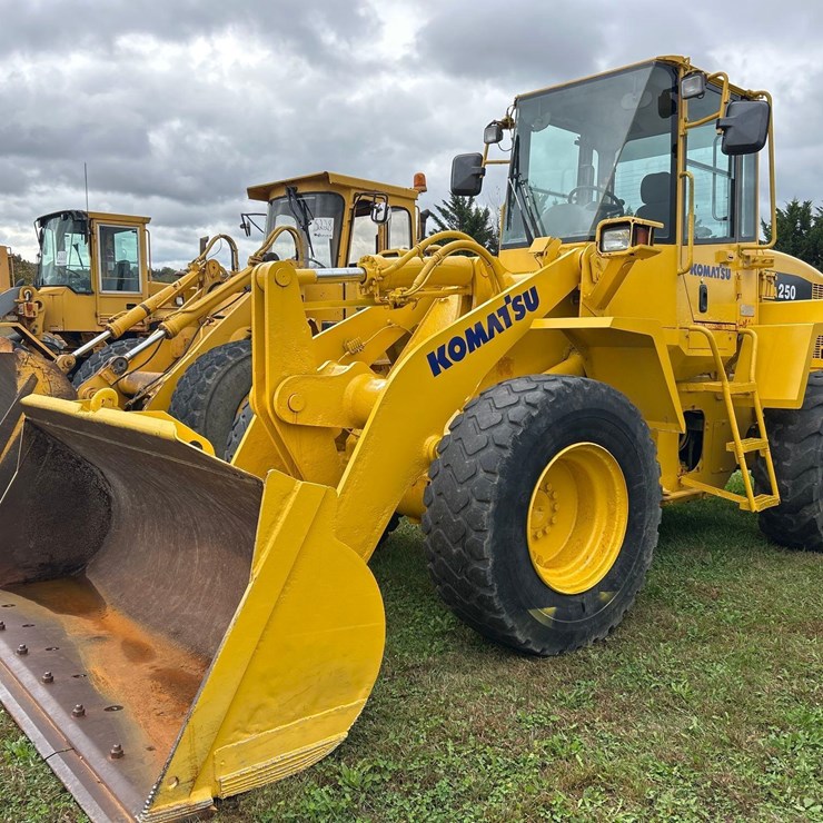 KOMATSU WA250