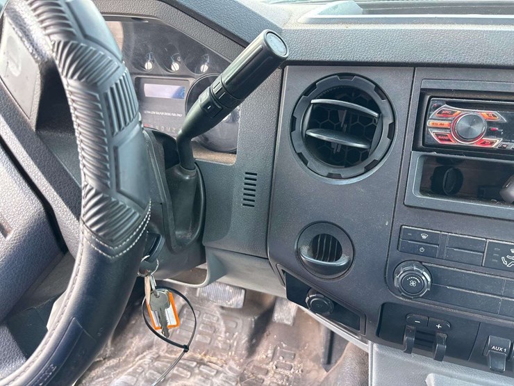 2012-ford-f550-image-26