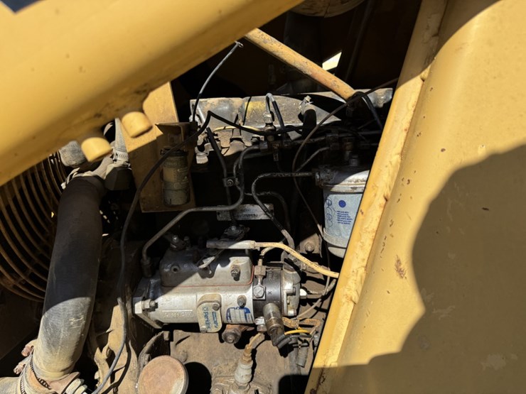 caterpillar-416-image-10