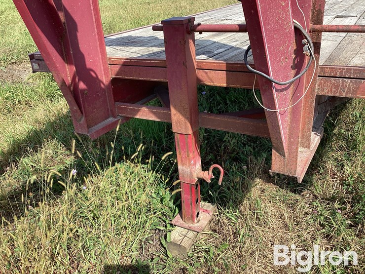 1994-titan-trailer-image-12