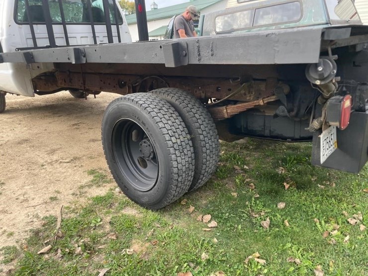 2004-ford-f550-image-12