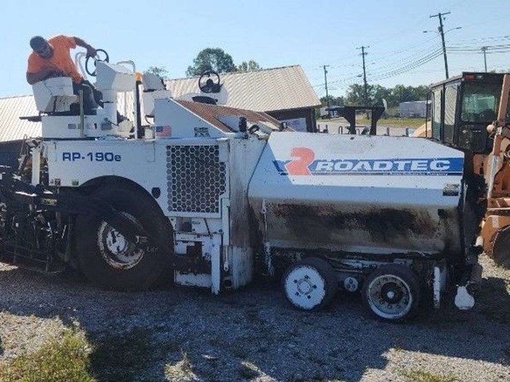 2017-roadtec-wheel-asphalt-paver-w/omini4-image-16