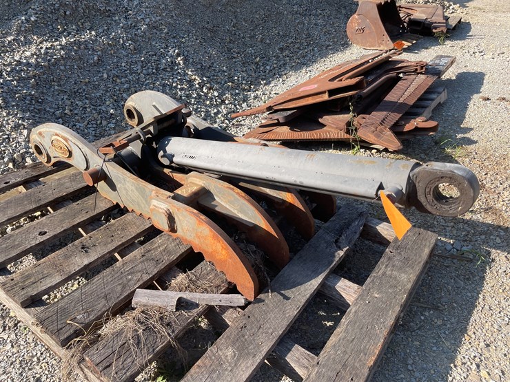 #1029-•-strickland-excavator-thumb-image-2