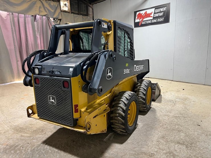 2025-deere-318e-image-5