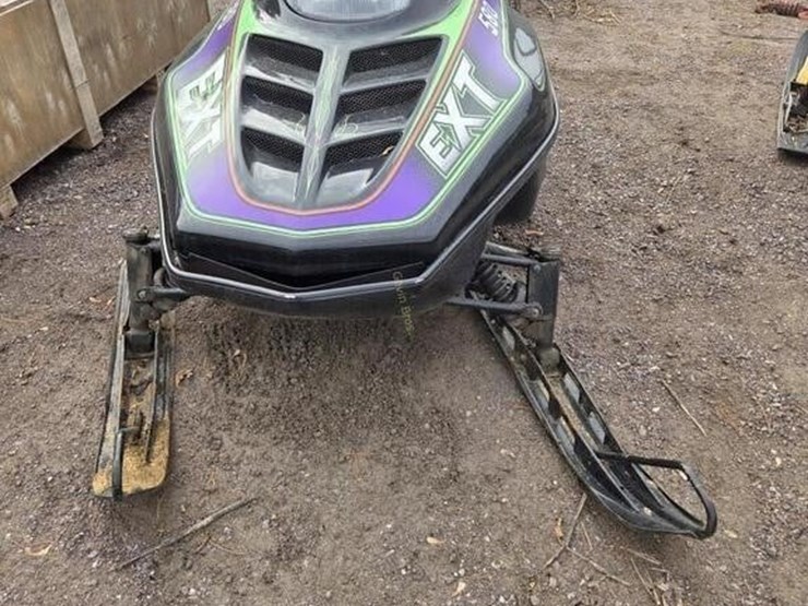 caterpillar-580-image-6