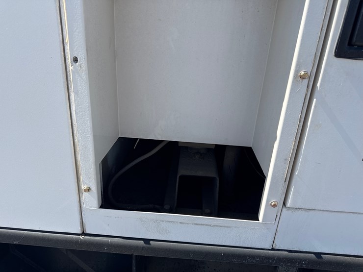 2007-caterpillar-xq20-image-35