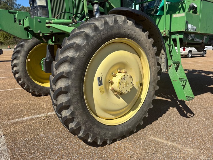 john-deere-4710-image-62