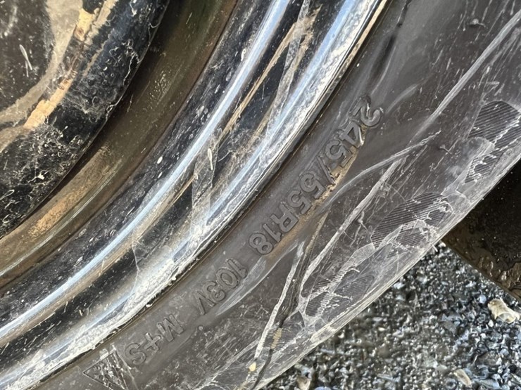 2017-ford-taurus-sedan-image-16