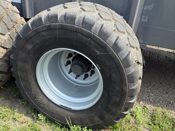 artex-sbx-800-manure-spreader-image-4