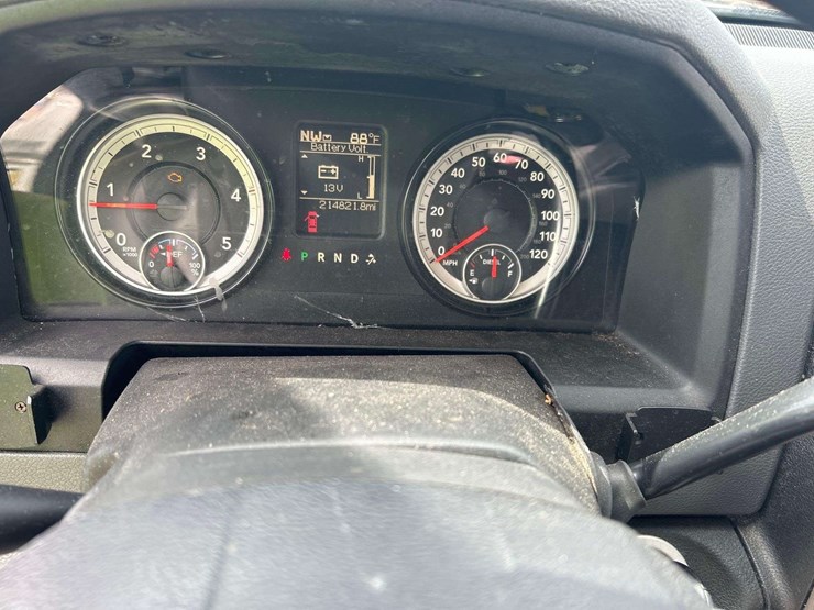 2015-ram-5500-versalift-sst-40ne-40ft-sign-bucket-truck-image-12