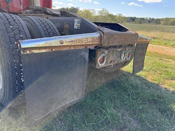 2005-peterbilt-387-image-44