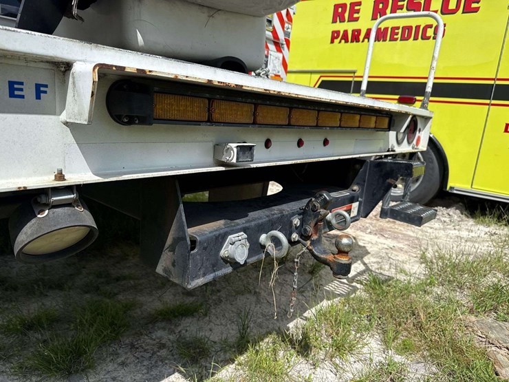 2016-ford-f550-image-18