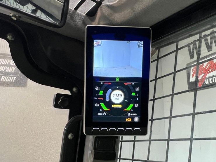 2023-new-holland-c332-image-23