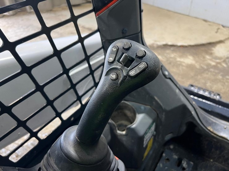 2021-bobcat-t66-image-26