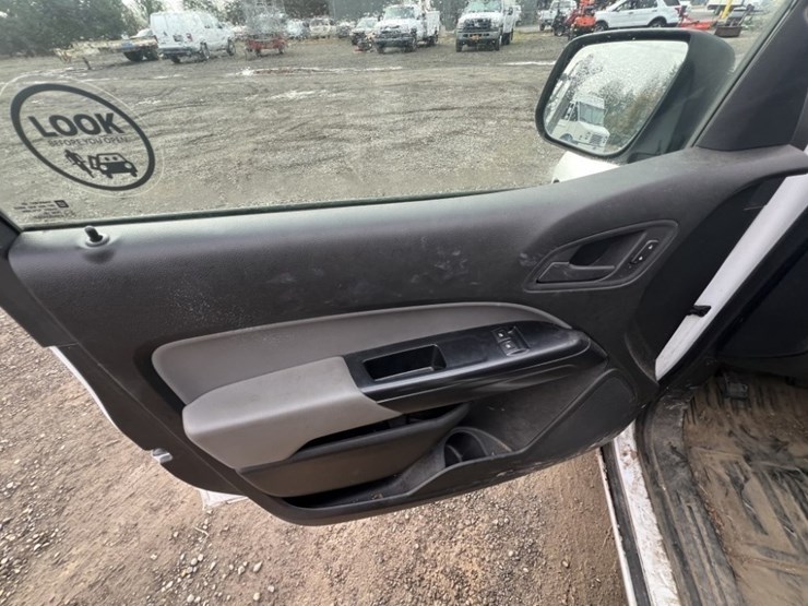 2015-chevrolet-colorado-image-23