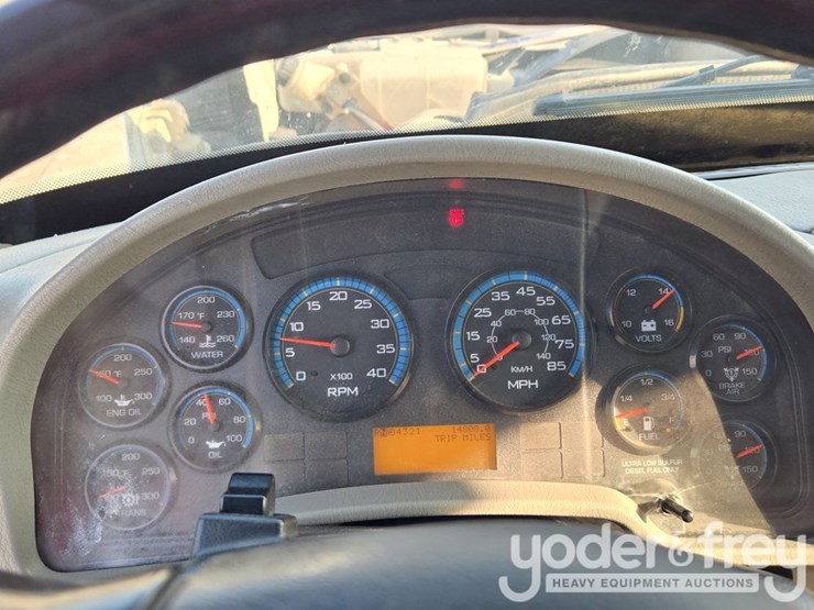 2009-international-7300-image-46