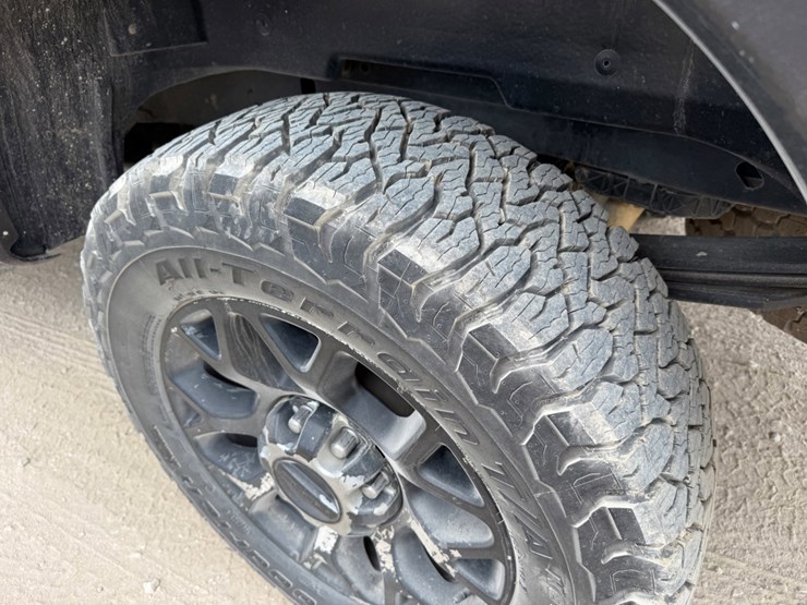 2021-ford-f250-image-13