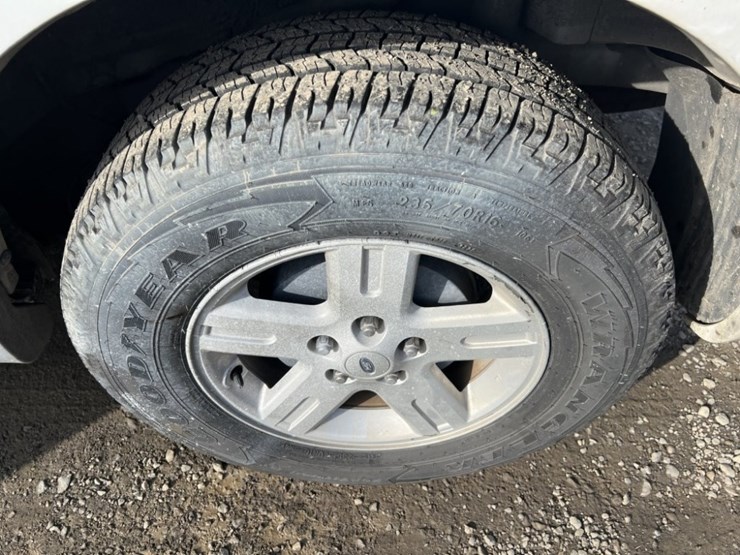 2010-ford-escape-hybrid-image-15