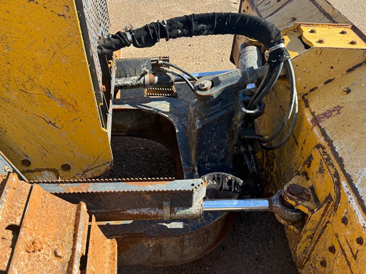 deere-650k-xlt-image-10