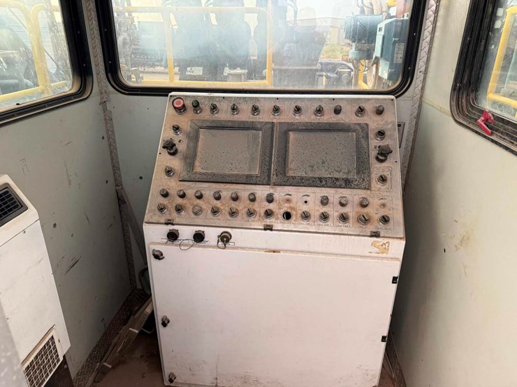 2014-caterpillar-c18-image-7