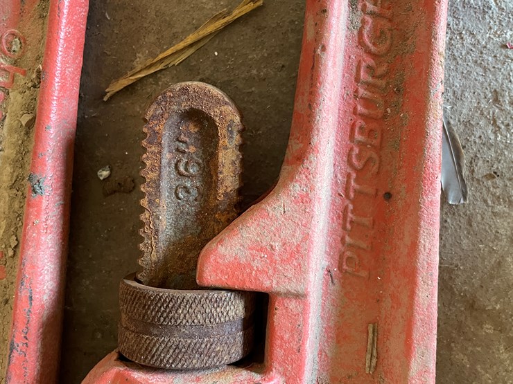 #1063-•-(2)-pittsburgh-pipe-wrenches-image-5