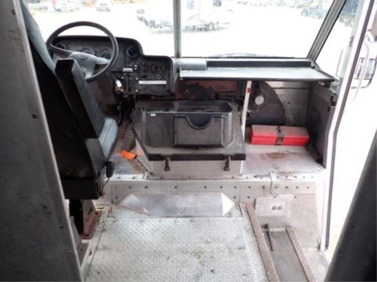 2008-freightliner-mt55-image-33