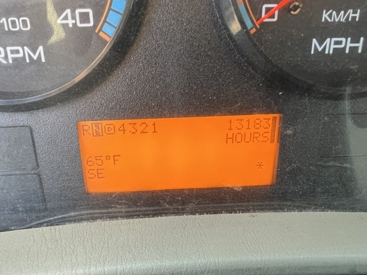 2009-international-7600-image-38