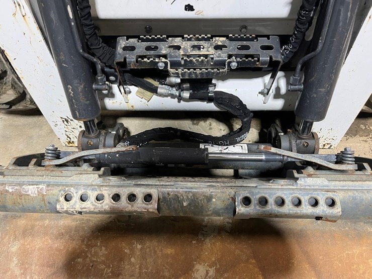 2023-bobcat-s650-image-10