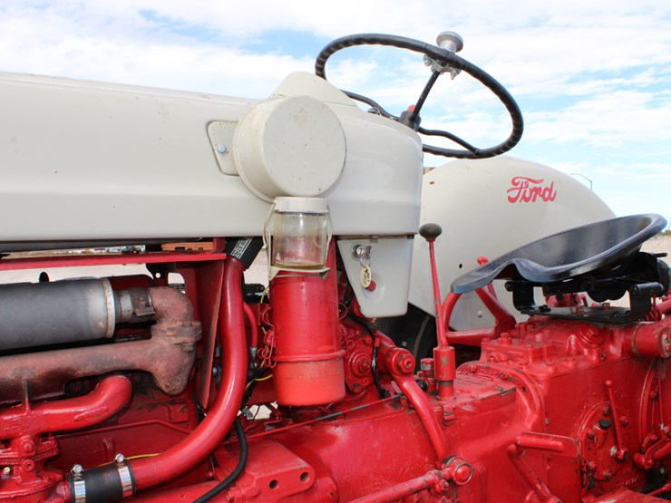 1957-ford-850-image-10