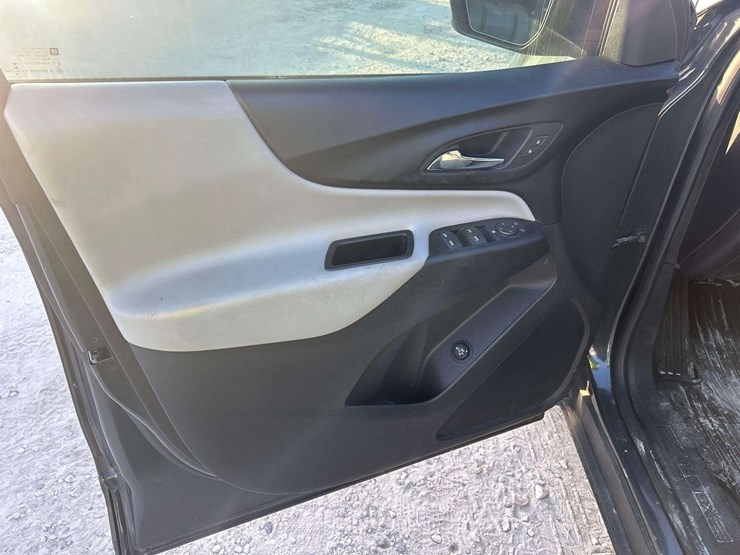 2019-chevrolet-equinox-image-13