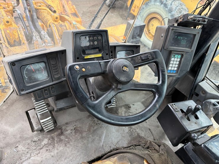 caterpillar-980g-image-15