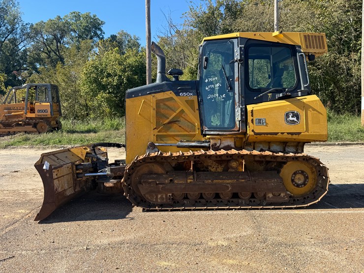 deere-650k-xlt-image-2