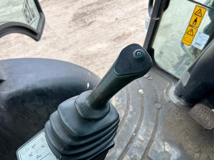 2017-jcb-3cx-image-30