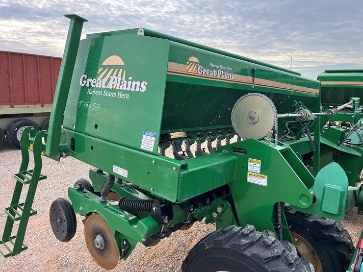 2018-great-plains-3s3000hd-image-3