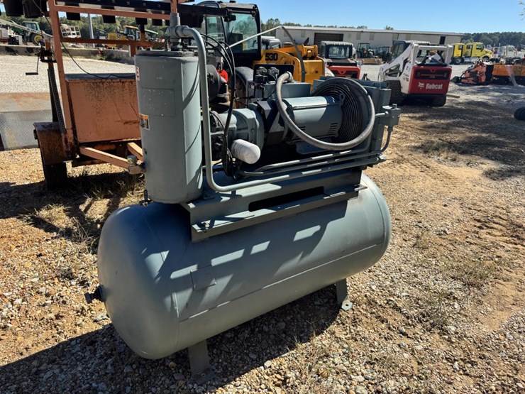 #4706-•-air-compressor-image-2