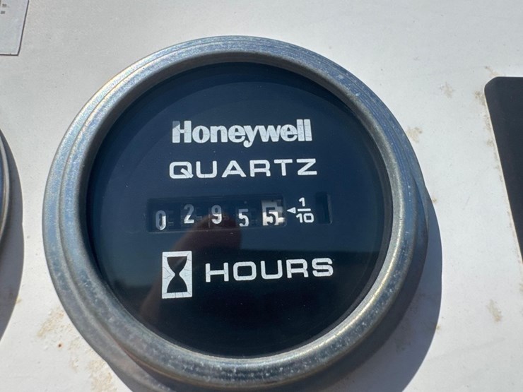 2017-ford-f550-xl-image-17