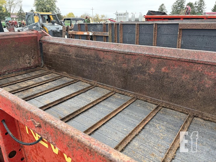 new-holland-195-image-6