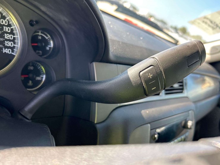 2014-chevrolet-tahoe-image-17