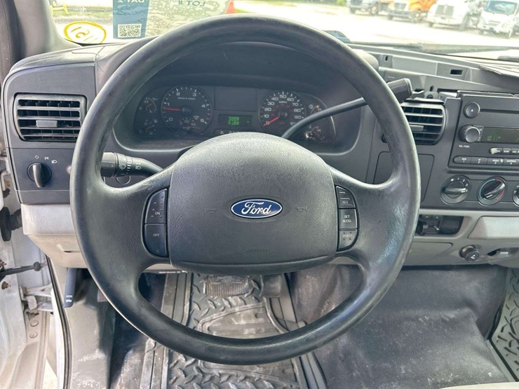 2007-ford-f550-image-10