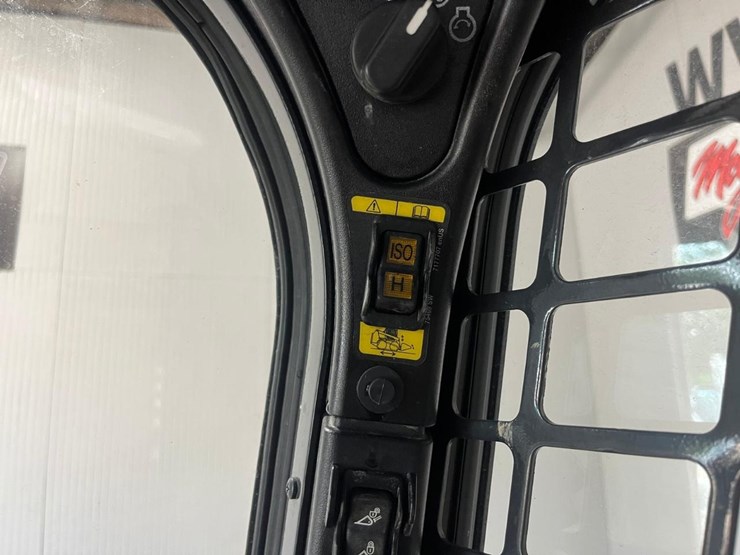 2023-bobcat-s650-image-26