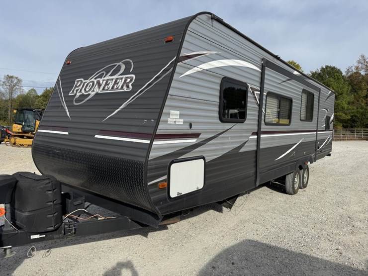 #4621-•-2011-hrv-qb300-pioneer-camper-image-1